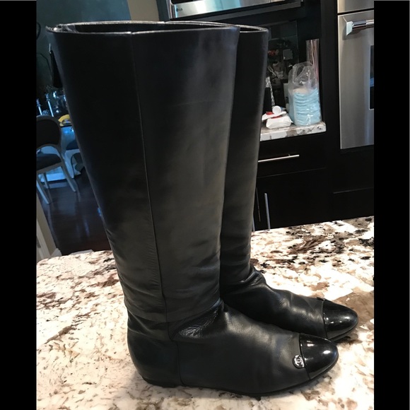 Vtg Chanel 7 Black Leather Flat Knee 